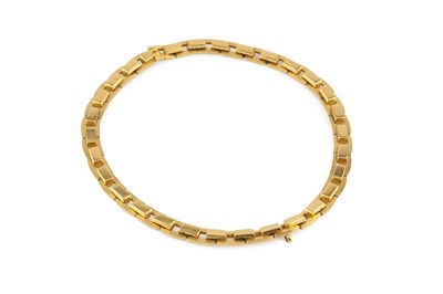 Lot 19 - A yellow precious metal collar necklace, of...