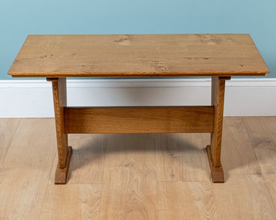 Lot 368 - An oak low occasional table