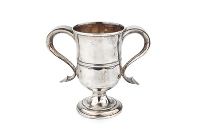 Lot 880 - A George III silver twin handled cup, with...