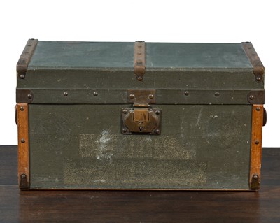 Lot 19 - A child's trunk