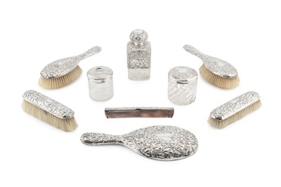 Lot 865 - A late Victorian silver mounted scent bottle,...