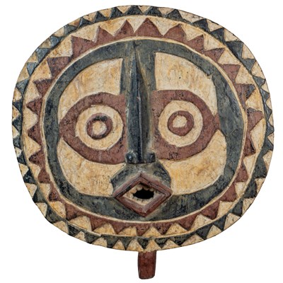 Lot 75 - A tribal mask