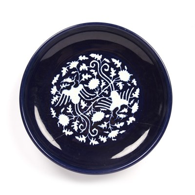 Lot Large blue and white reserve-decorated dish...