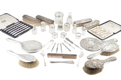 Lot 892 - A collection of silver, to include a cased set...