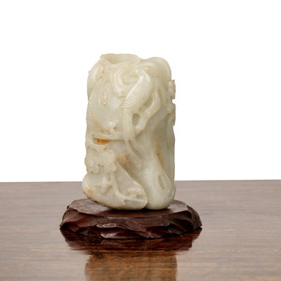 Lot Jade green jade ‘tree trunk’ vase Chinese,...