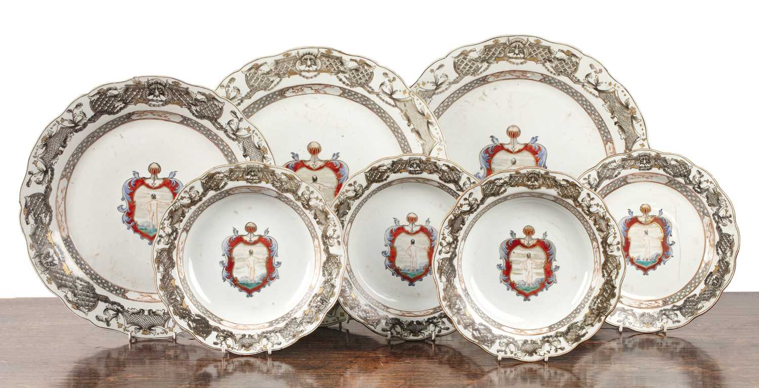 Lot Export porcelain part-dinner service Chinese,...