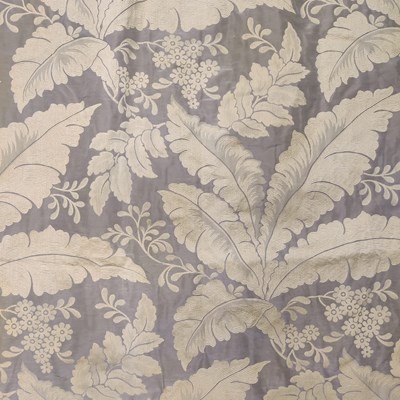 Lot 101 - A pair of silk, lined curtains