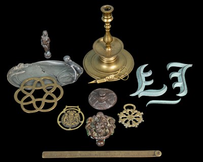 Lot 43 - A collection of metalware