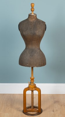 Lot 291 - An antique wasp-waist bustle mannequin