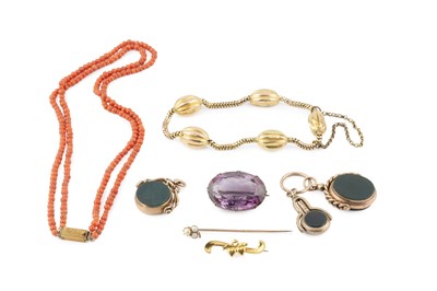 Lot 546 - A 9ct gold mounted bloodstone and agate fob...