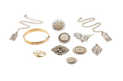 Lot 438 - A 9ct gold foliate panel brooch, together with...