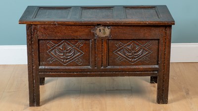 Lot 489 - An 18th century small oak coffer