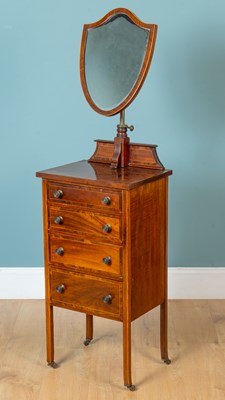 Lot 449 - A small Edwardian dressing table