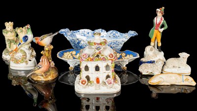 Lot 254 - A small quantity of 19th century porcelain