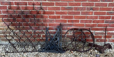 Lot 1096 - A small group of metalware