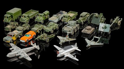 Lot 1359 - A collection of Dinky Army models