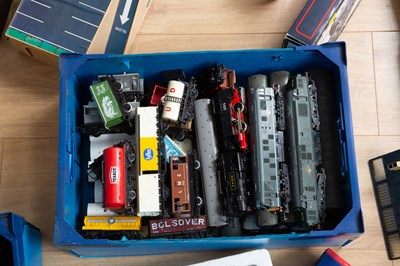 Lot 94 - A collection of boxed trains to include a...