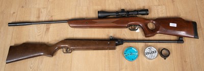 Lot 467 - A Cometa Air Rifle made in Spain, stamped...