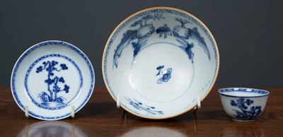 Lot 472 - An 18th century Nanking ceramic bowl, with...