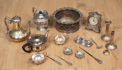 Lot 29 - A quantity of silver plated wares to include...