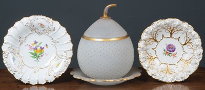 Lot 447 - A 20th century Meissen porcelain moulded dish...