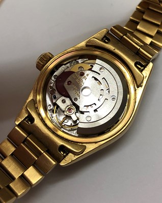Lot 236 - A lady's 18ct gold 'Datejust' automatic...