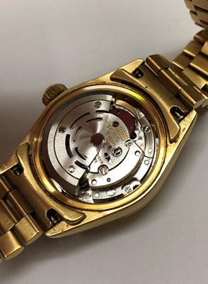 Lot 236 - A lady's 18ct gold 'Datejust' automatic...