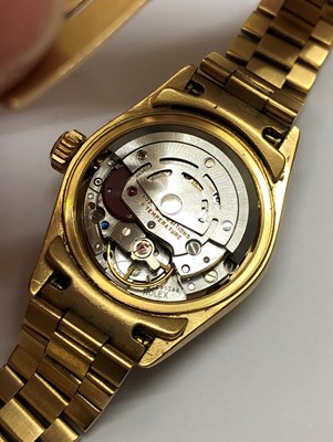 Lot 236 - A lady's 18ct gold 'Datejust' automatic...