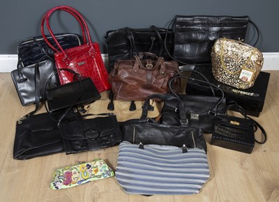 Lot 172 - A collection of handbags to include a brown...