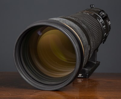 Lot 16 - A Nikon AF-S Nikkor 200-400mm 1:4GII ED VR N...
