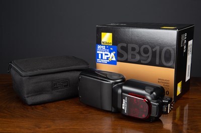 Lot 18 - A Nikon SB-910 Speedlight Flash with original...