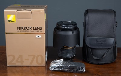 Lot 21 - A Nikon AFS Nikkor 24-70mm f/2.8G ED N lens...