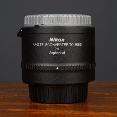 Lot 25 - A Nikon AF-S Teleconverter TC-20E III 2x...