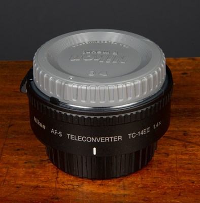 Lot 24 - A Nikon AF-S Teleconverter TC-14EII 1:4X...
