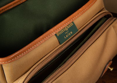Lot 26 - A Leica 14855 Billingham combination bag for M-...