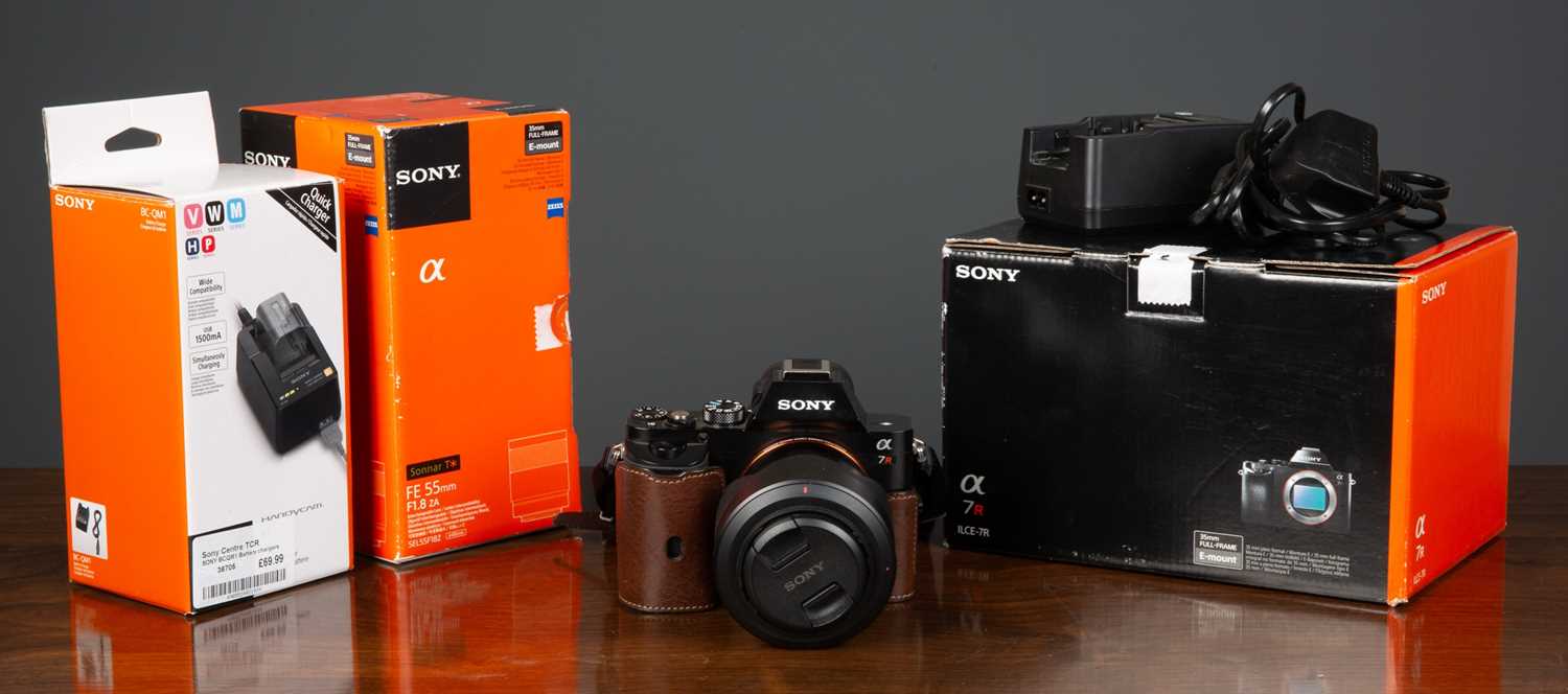 Lot 28 - A Sony Alpha 7R ILCE-7R camera number 3973184...