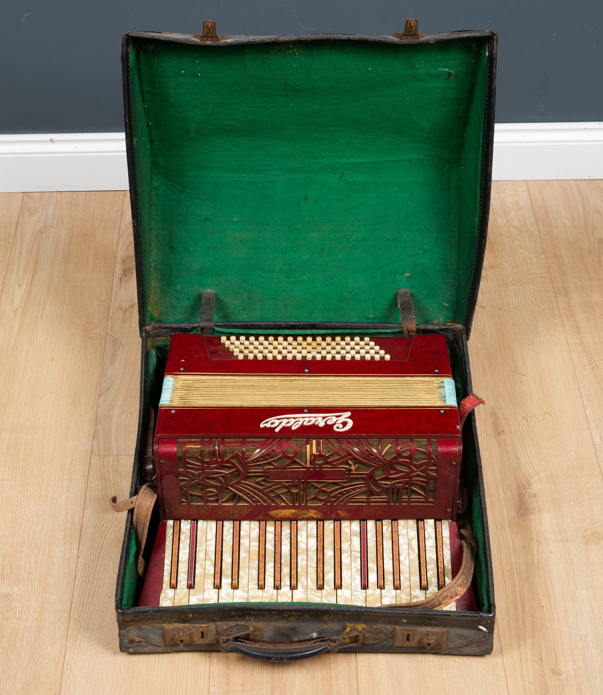 Lot 177 - An early to mid 20th century Geraldo piano