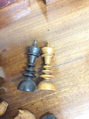 Lot 88 - A 19th century turned and stained ivory chess...