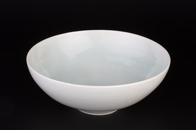 Lot 634 - Edmund De Waal (b.1964) Bowl porcelain, with...