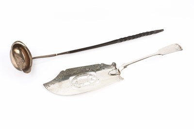 Lot 358 - A George III silver fiddle and shell pattern...