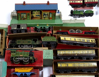 Lot 408 - Collection of Hornby 00 gauge track, boxed...