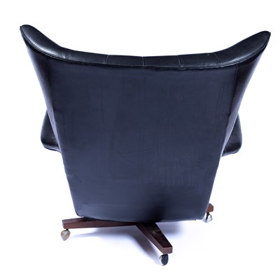 Lot 88 - G plan Black swivel chair, mid 20th Century,...