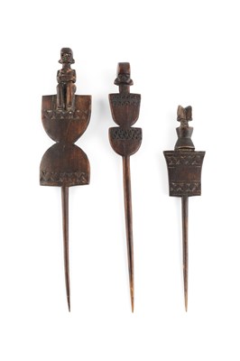 Lot 365A - A wooden head scratcher, possibly Congolese...