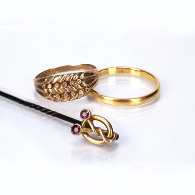 Lot 538 - 22ct gold band size R, 2g approx overall, a...