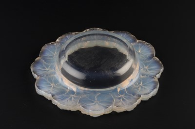 Lot 758 - Lalique Honfleur bowl frosted glass etched 'R....