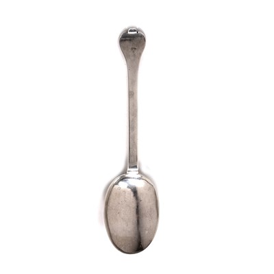 Lot 526 - Charles II silver trefid spoon the reverse of...