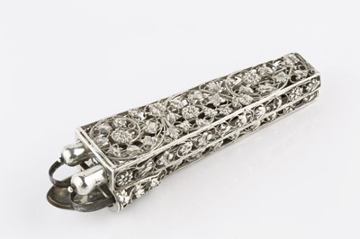 Lot 322 - An early 18th century silver travelling knife,...