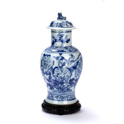 Lot 284 - A Chinese blue and white baluster vase and...