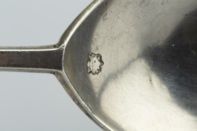 Lot 421 - A James I silver seal top spoon, engraved 1606...