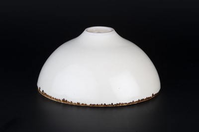 Lot 633 - Edmund De Waal (b.1964) Footed bowl porcelain,...